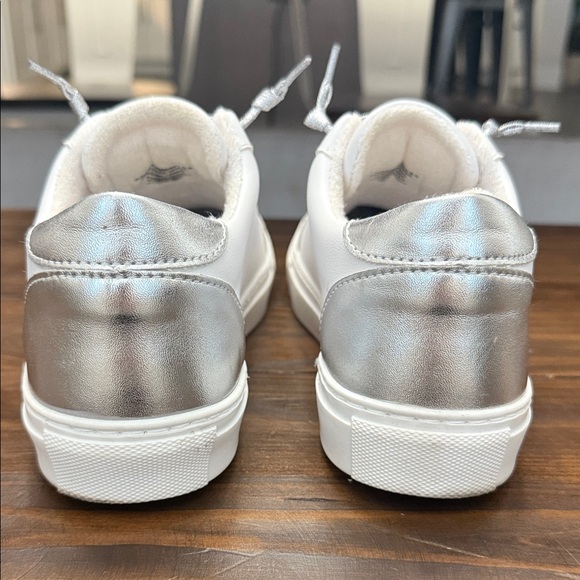 Steve Madden White and Silver Sneakers Size 9.5 Shoes - Picture 5 of 16